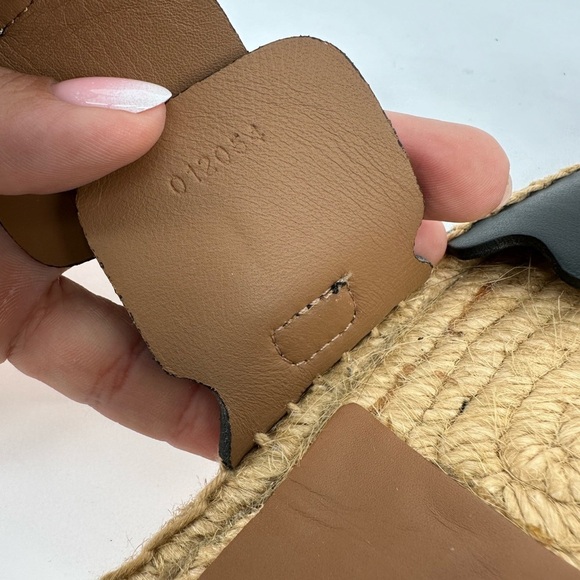 Chloe Lauren Scalloped Flat Espadrille Sandals - Picture 2 of 9